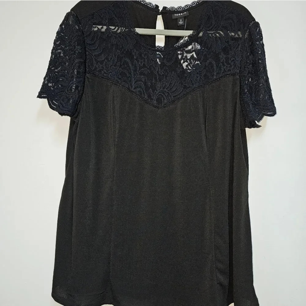 Torrid 2 black lace accent swing top NWT - Picture 8 of 10